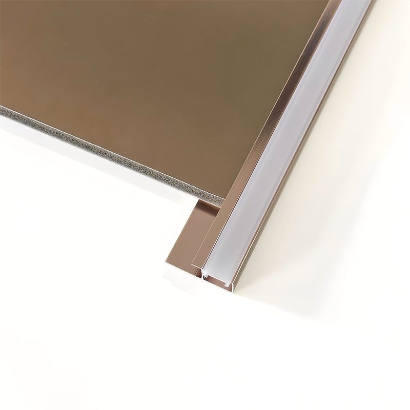Closing edge line with light for connecting panels
